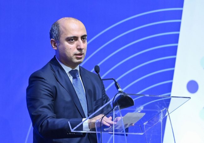 Emin Əmrullayev: "Hələ də doktoranturaya istedadlı şəxslərin cəlb edilməsi ilə bağlı ciddi problemlər var".
