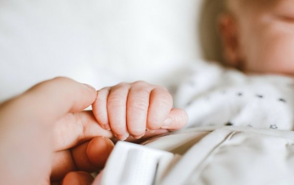 Sumqayıtda doğulduğu gündən anası tərəfindən imtina edilən 7 aylıq körpə bu gün xəstəxanada ölüb