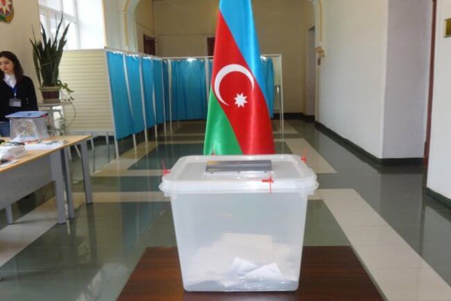Azərbaycanda növbədənkənar prezident seçkiləri olacaq.