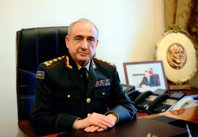 Azərbaycan Respublikası Prezidentinin köməkçisi – Azərbaycan Respublikası Prezidenti Administrasiyasının Hərbi məsələlər şöbəsinin müdiri, General-polkovnik Məhərrəm Abış oğlu Əliyev hərbi geyim formasını daşımaq hüququ verilməklə, Azərbaycan Respubl