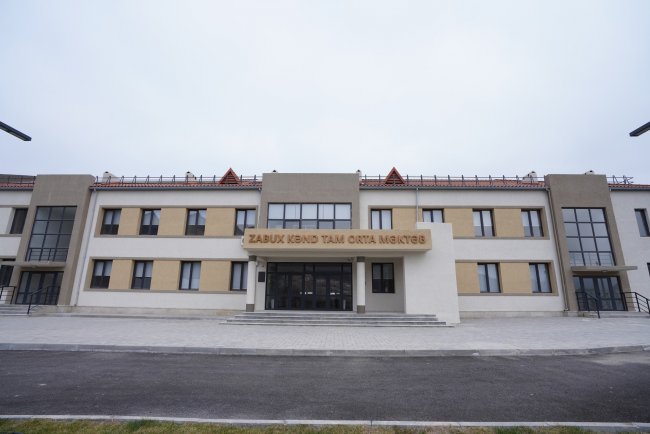 Laçın rayonunun Zabux kənd tam orta məktəbi fəaliyyətə başlayıb.