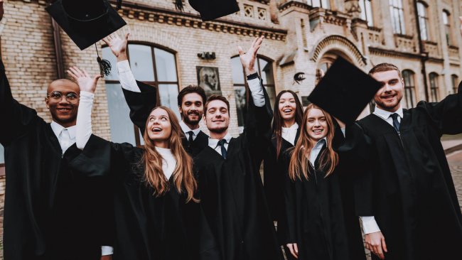 Xaricdə universitet seçərkən diqqət edilməli 10 əsas məqam
